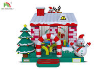 Casa animosa inflable del castillo del color rojo/blanco con el árbol de navidad para el negocio